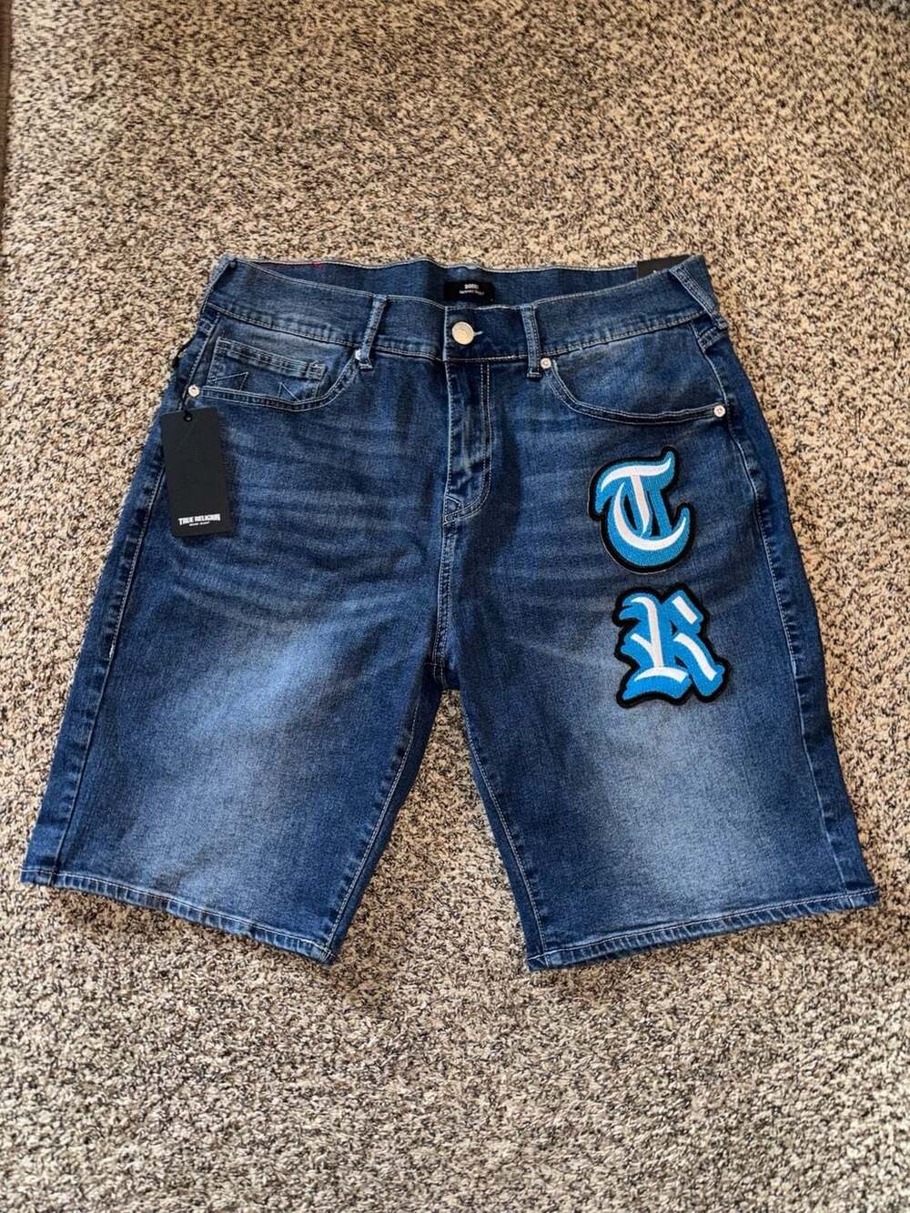 True Religion Bobby Appliqué Baggy Stretchy Jean Shorts. NWT. 34 men’s